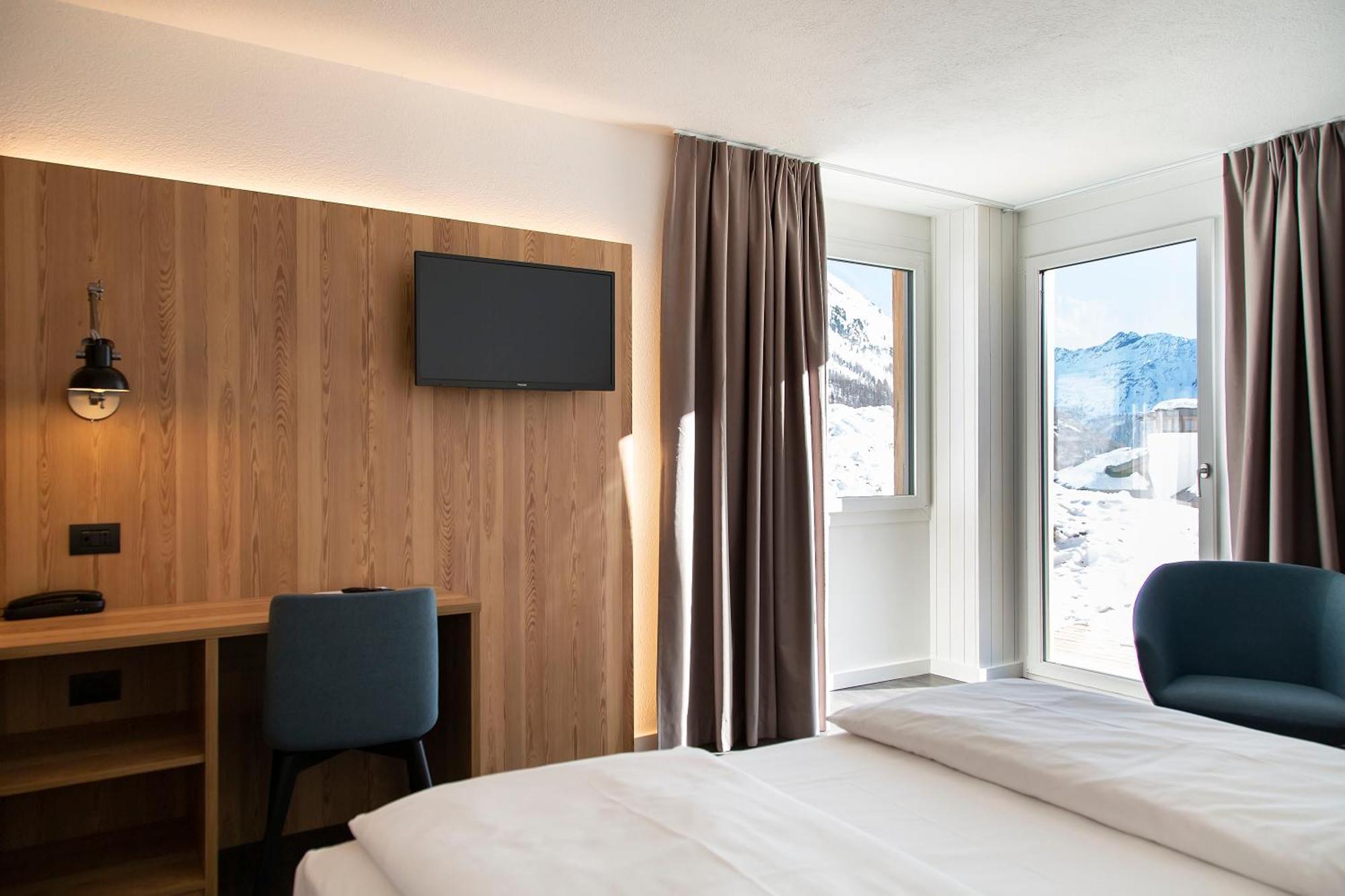 Blu Hotel Senales Zirm-Cristal Maso Corto Bilik gambar