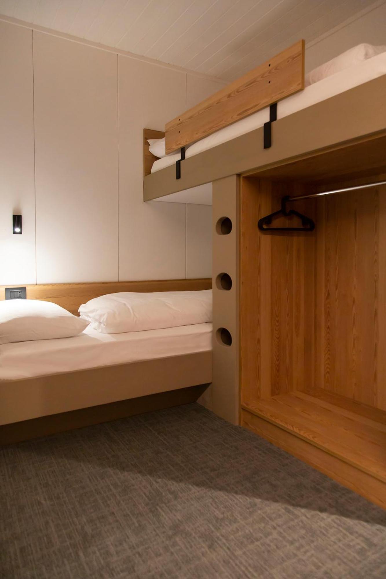 Blu Hotel Senales Zirm-Cristal Maso Corto Bilik gambar