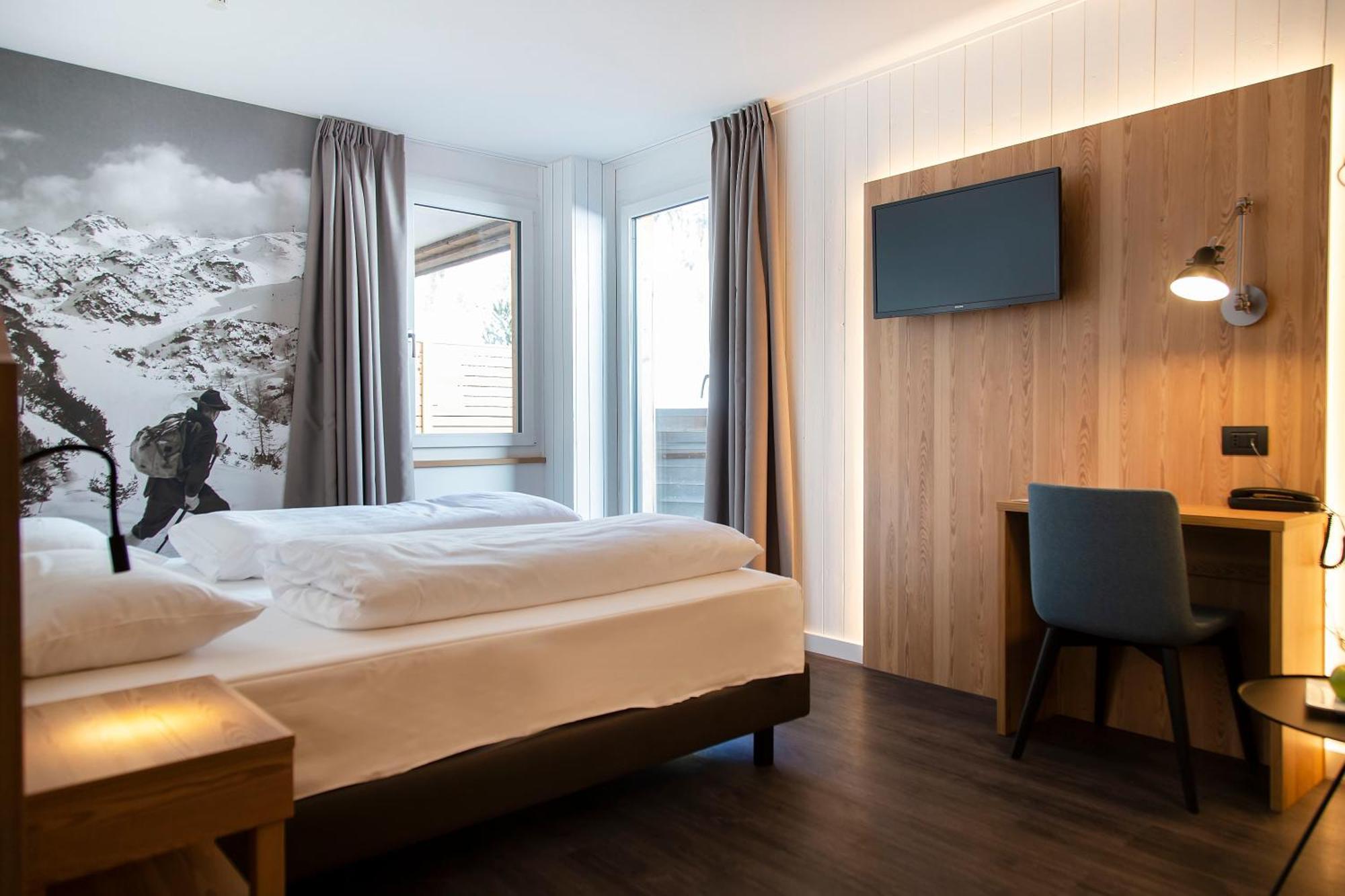 Blu Hotel Senales Zirm-Cristal Maso Corto Bilik gambar