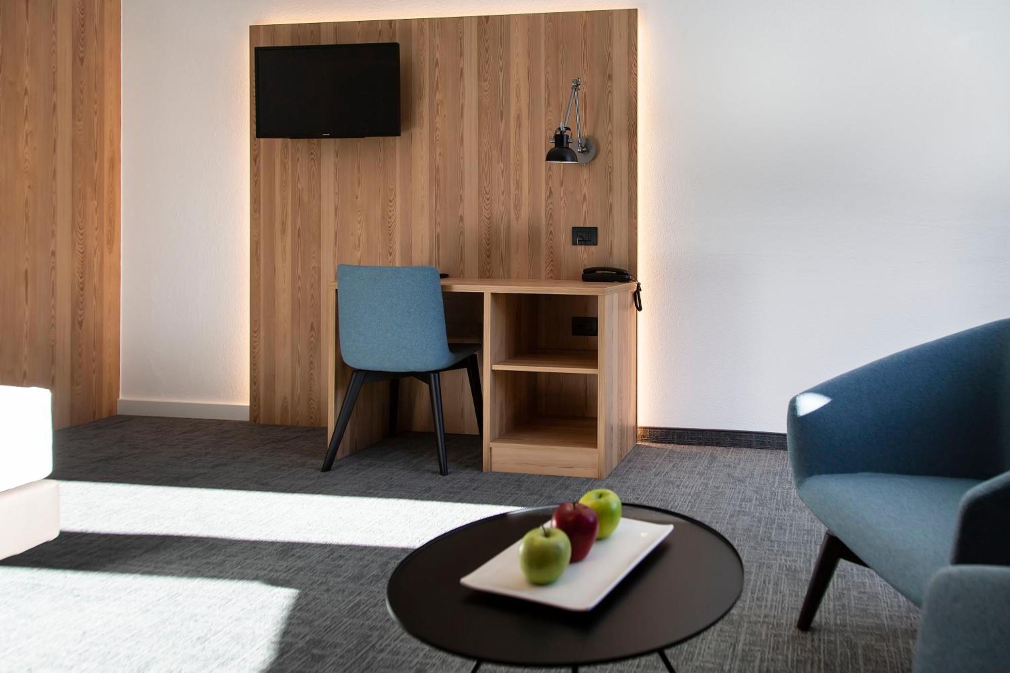 Blu Hotel Senales Zirm-Cristal Maso Corto Bilik gambar