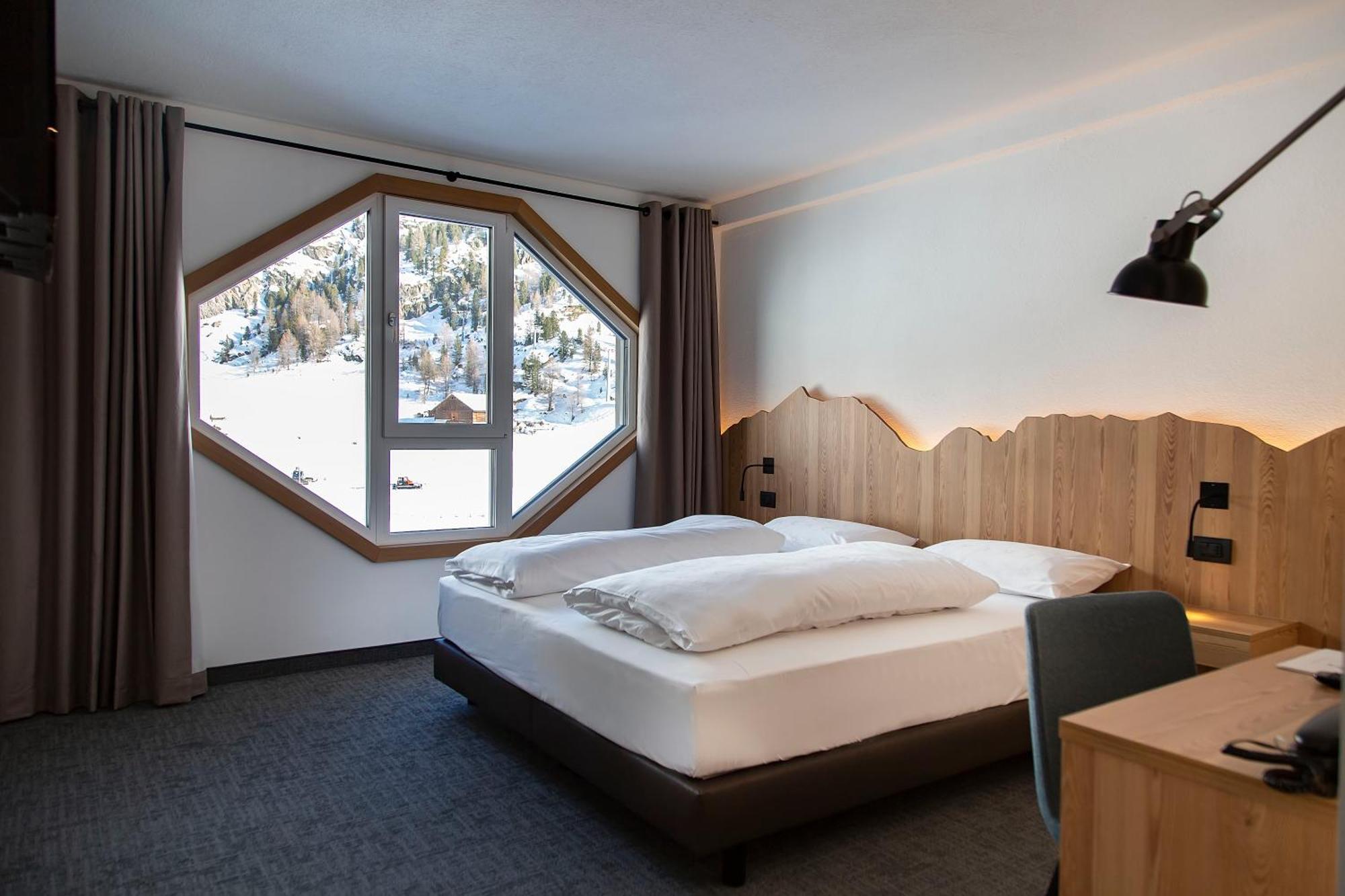 Blu Hotel Senales Zirm-Cristal Maso Corto Bilik gambar